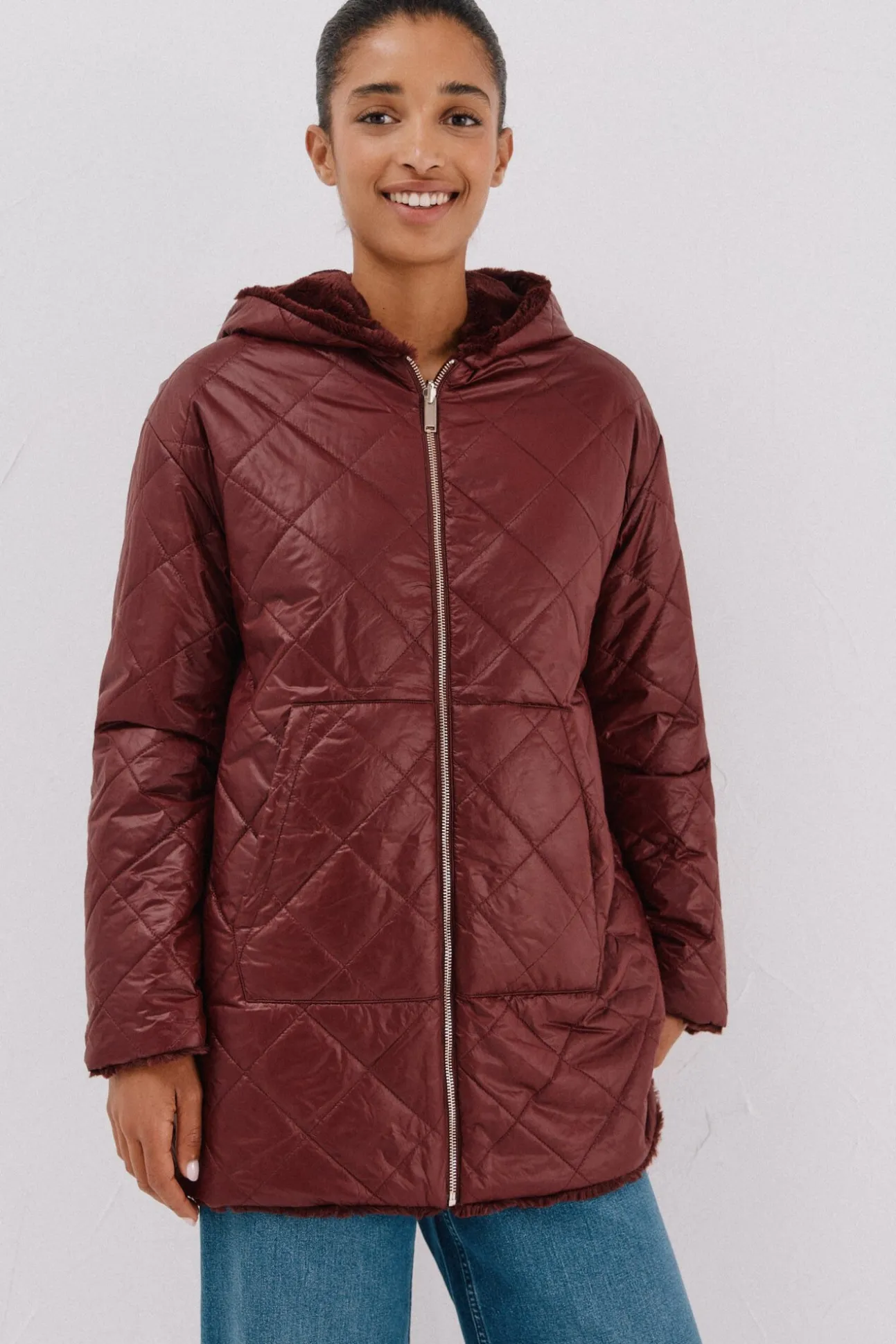 Anoraque acolchoado reversível com efeito de pele