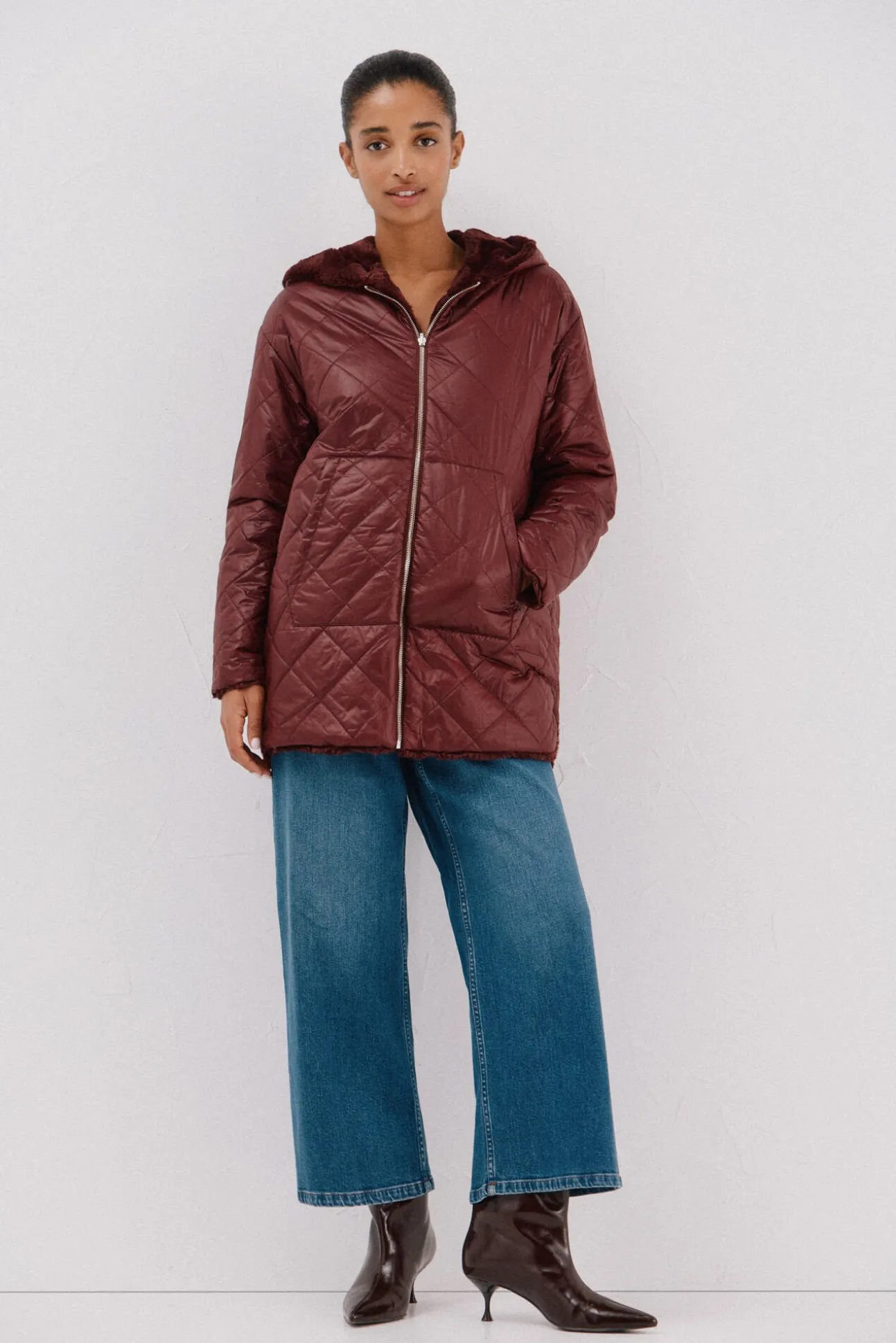 Anoraque acolchoado reversível com efeito de pele