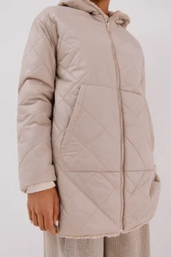 Anoraque acolchoado reversível com efeito de pele