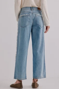 Berta. Jeans desfiado