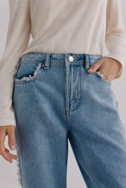 Berta. Jeans desfiado