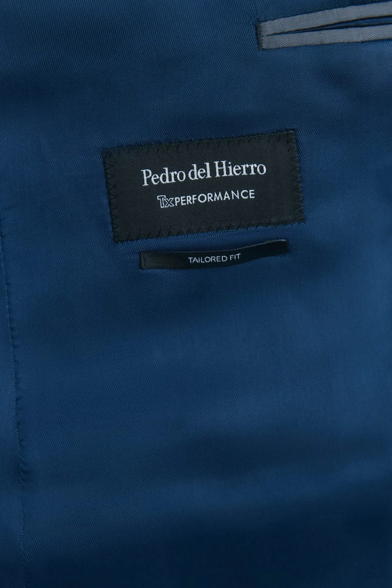 Blazer bi-elástico liso e sob medida