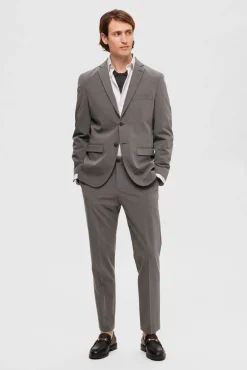 Blazer slim fit com bolsos.