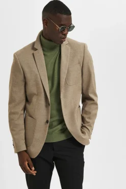 Blazer slim fit elaborado com materiais reciclados