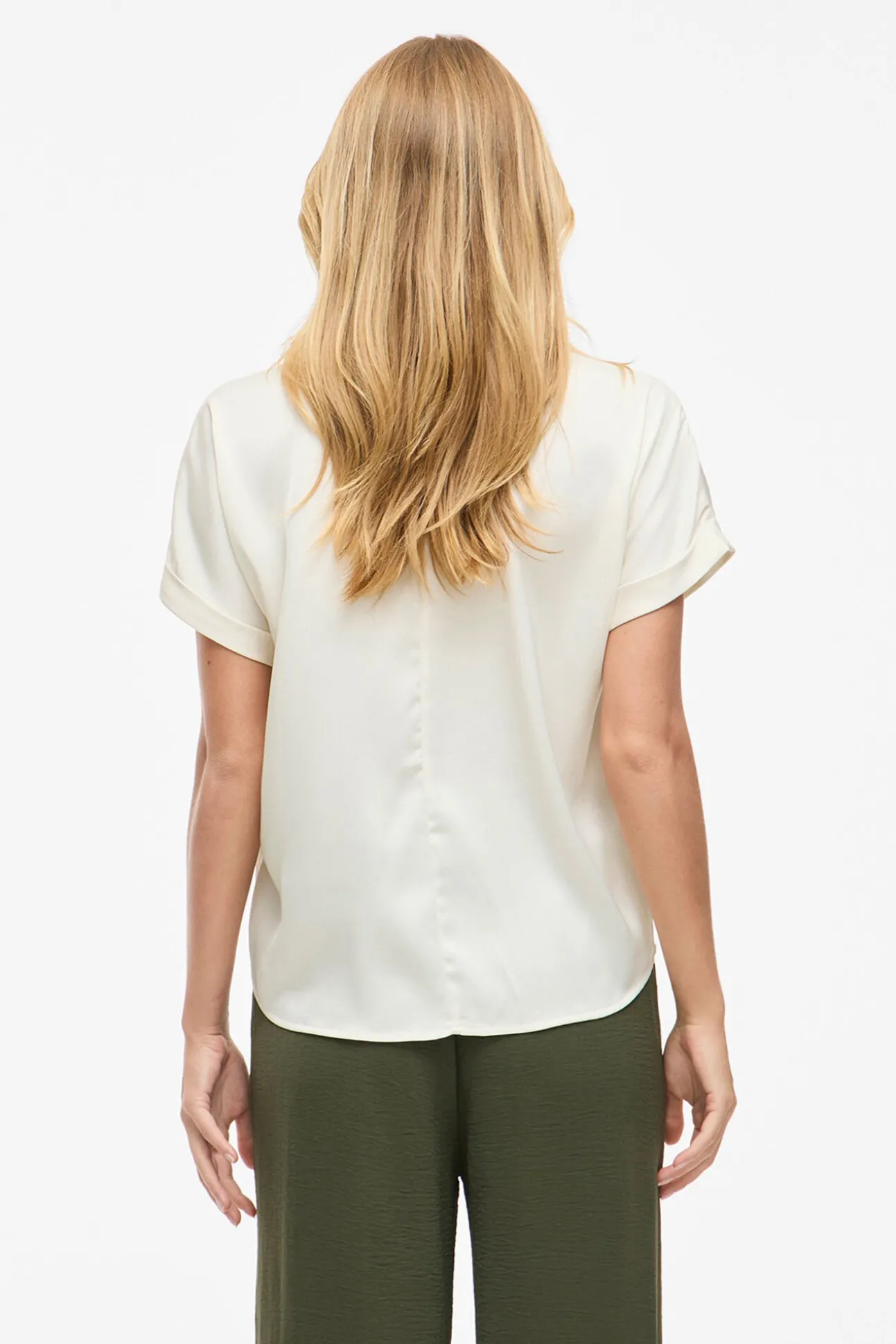 Blusa acetinada de manga curta