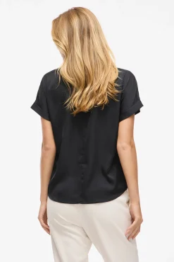 Blusa acetinada de manga curta