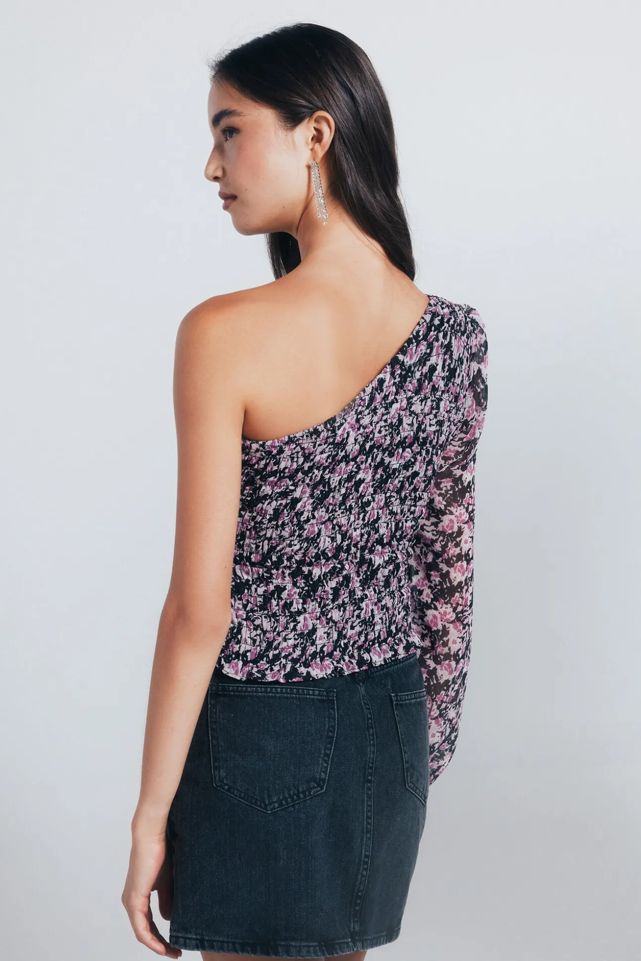 Blusa assimétrica tipo bata