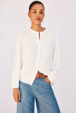 Blusa com bordado