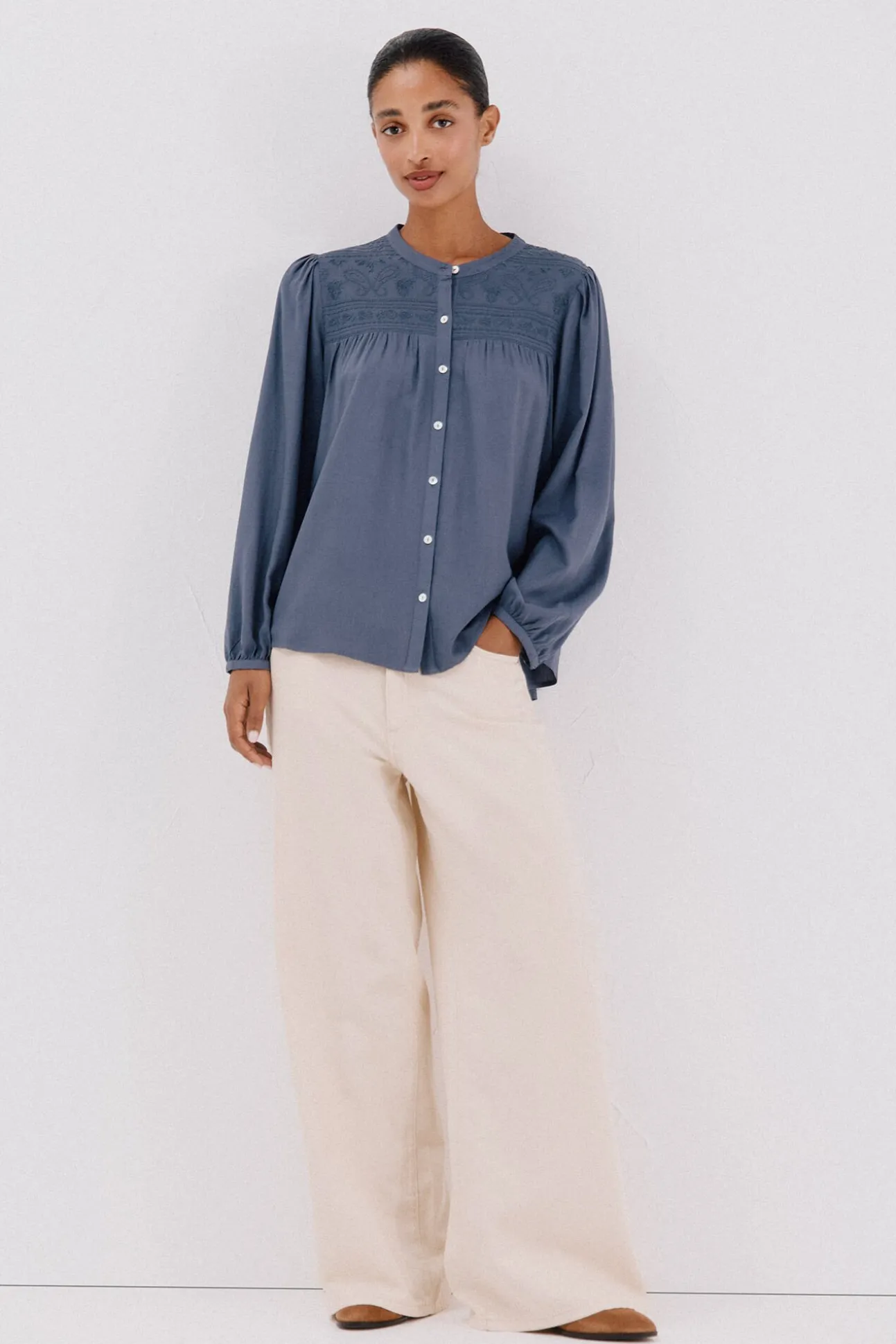 Blusa com bordado