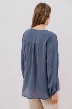 Blusa com borlas
