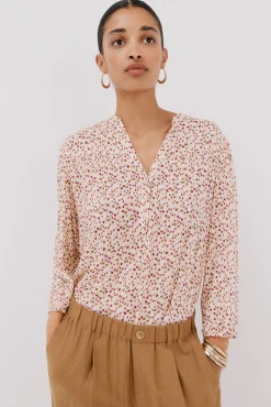 Blusa com cintado = entallado frontal
