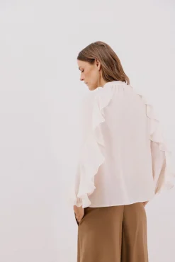 Blusa com folho na frente