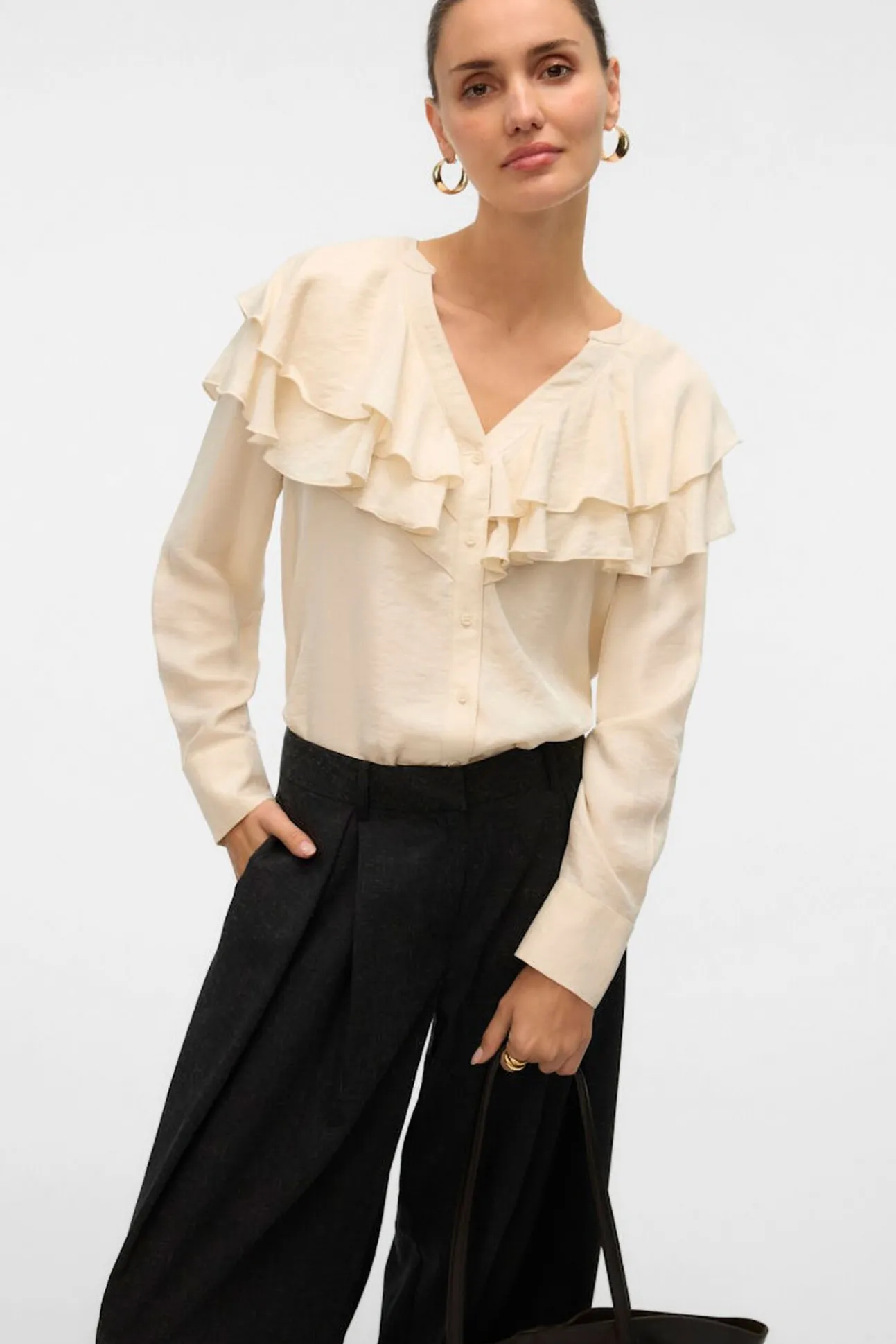 Blusa com gola franzida
