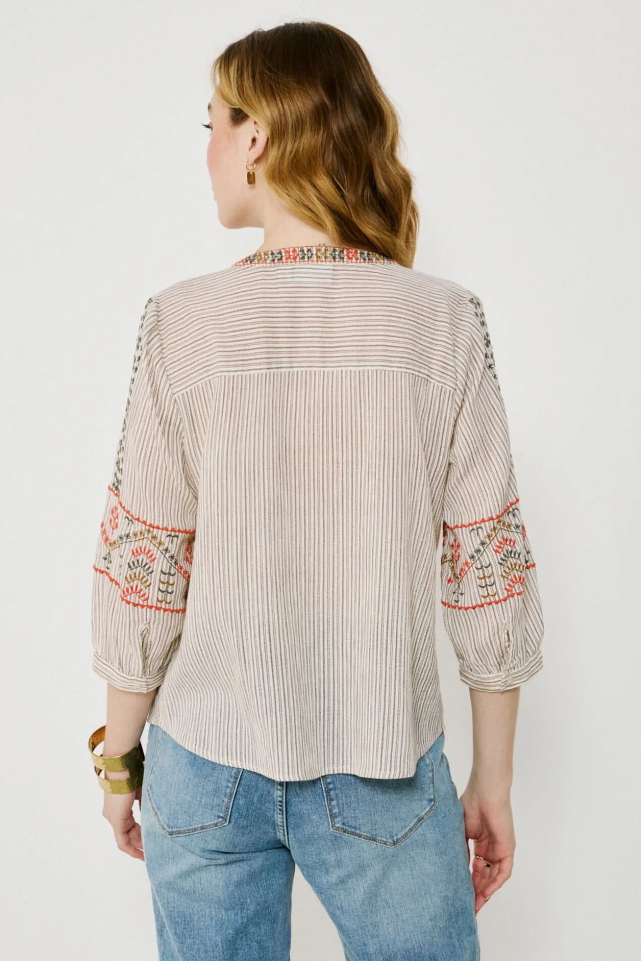 Blusa de algodão com bordado étnico