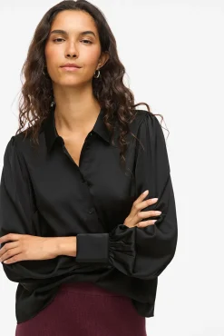 Blusa de cetim de manga manga