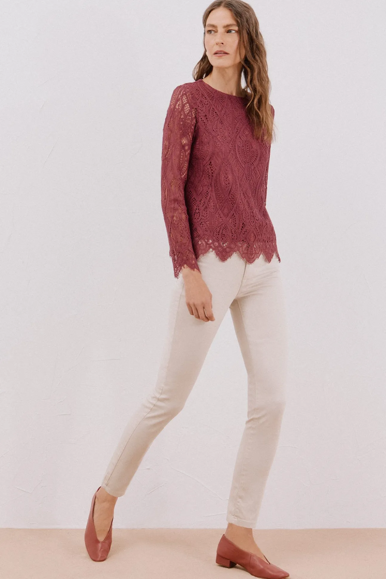 Blusa de guipura de manga comprida