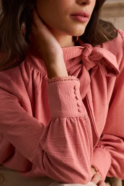 Blusa de laçada Belvia