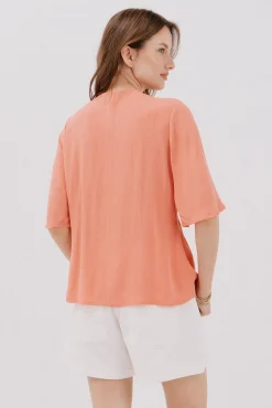 Blusa de renda com babados
