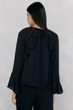 Blusa de renda com babados