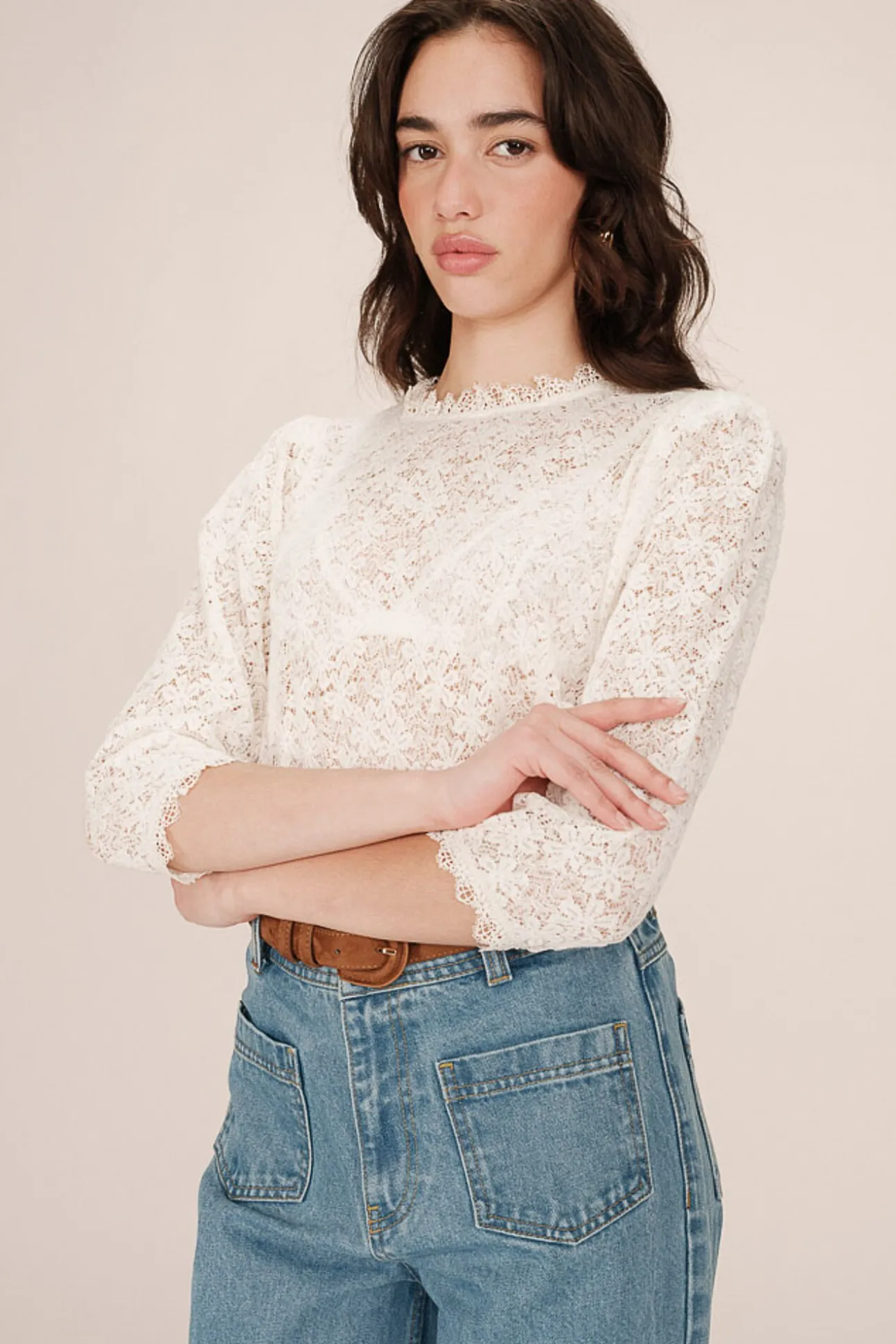 Blusa de renda com manga 3/4