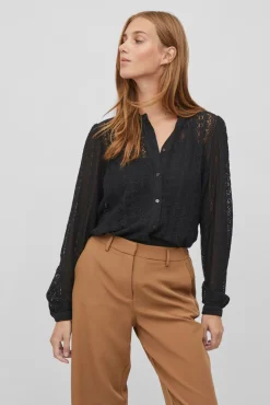 Blusa de renda com manga comprida