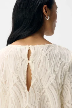 Blusa de tecido texturizado