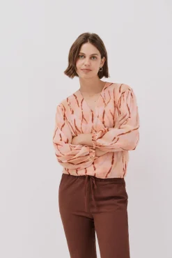 Blusa decote bico