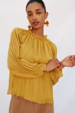Blusa fluida e franzida
