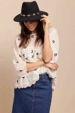 Blusa franzida bordada