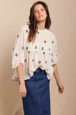 Blusa franzida bordada