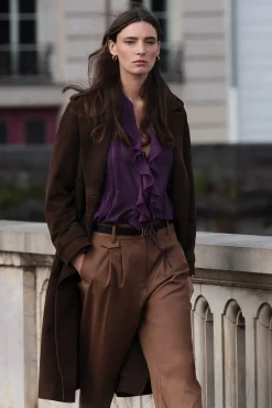 Blusa romântica com folho