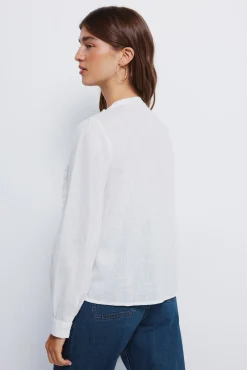 Blusa romântica de schiffly