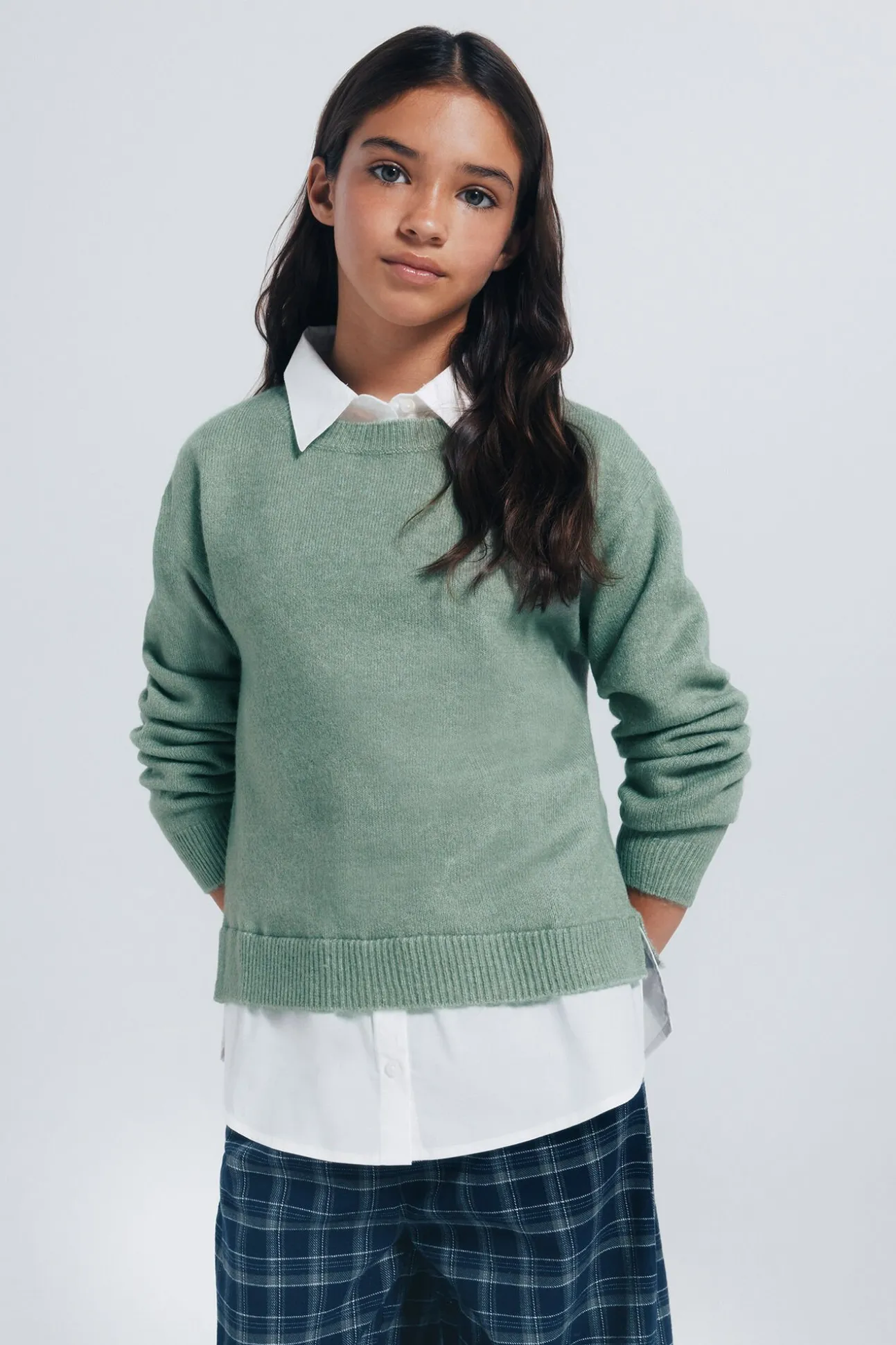 Blusa tipo camisa para menina.