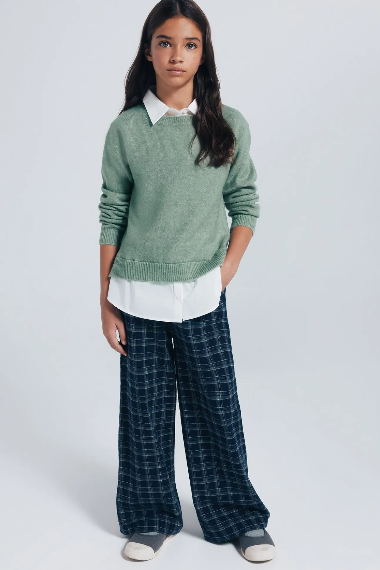 Blusa tipo camisa para menina.