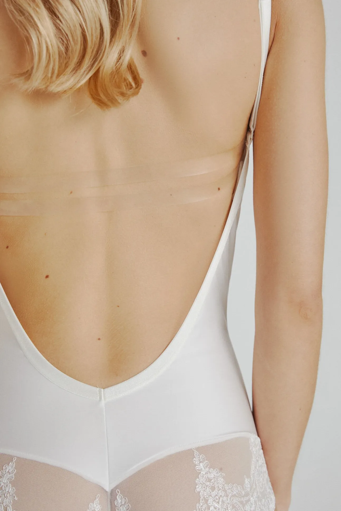 Body Ivette Bridal costas descobertas com copa push-up em branco