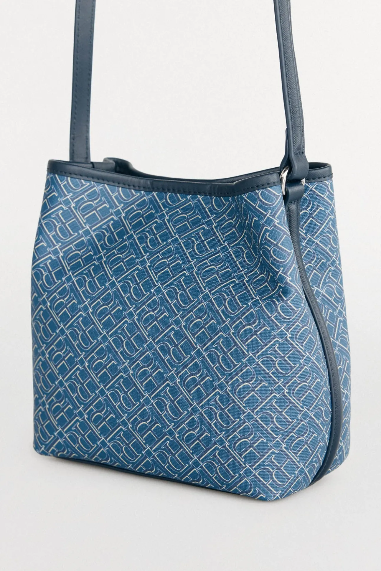 Bolsa balde com alça alça monograma
