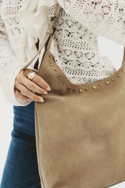 Bolsa cravejada
