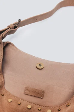 Bolsa cravejada