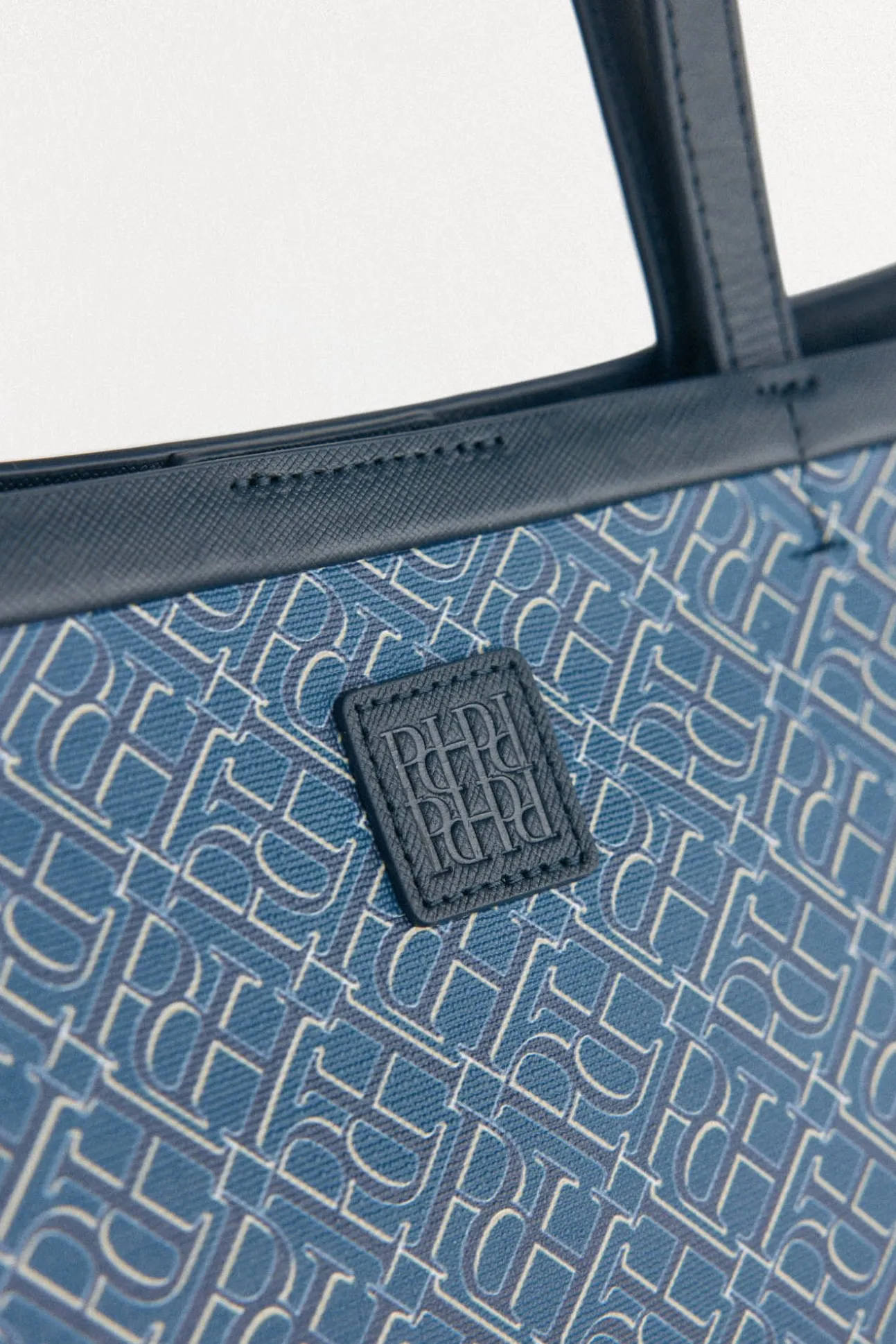 Bolsa de compras com monograma