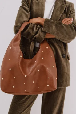 Bolsa hobo cravejada