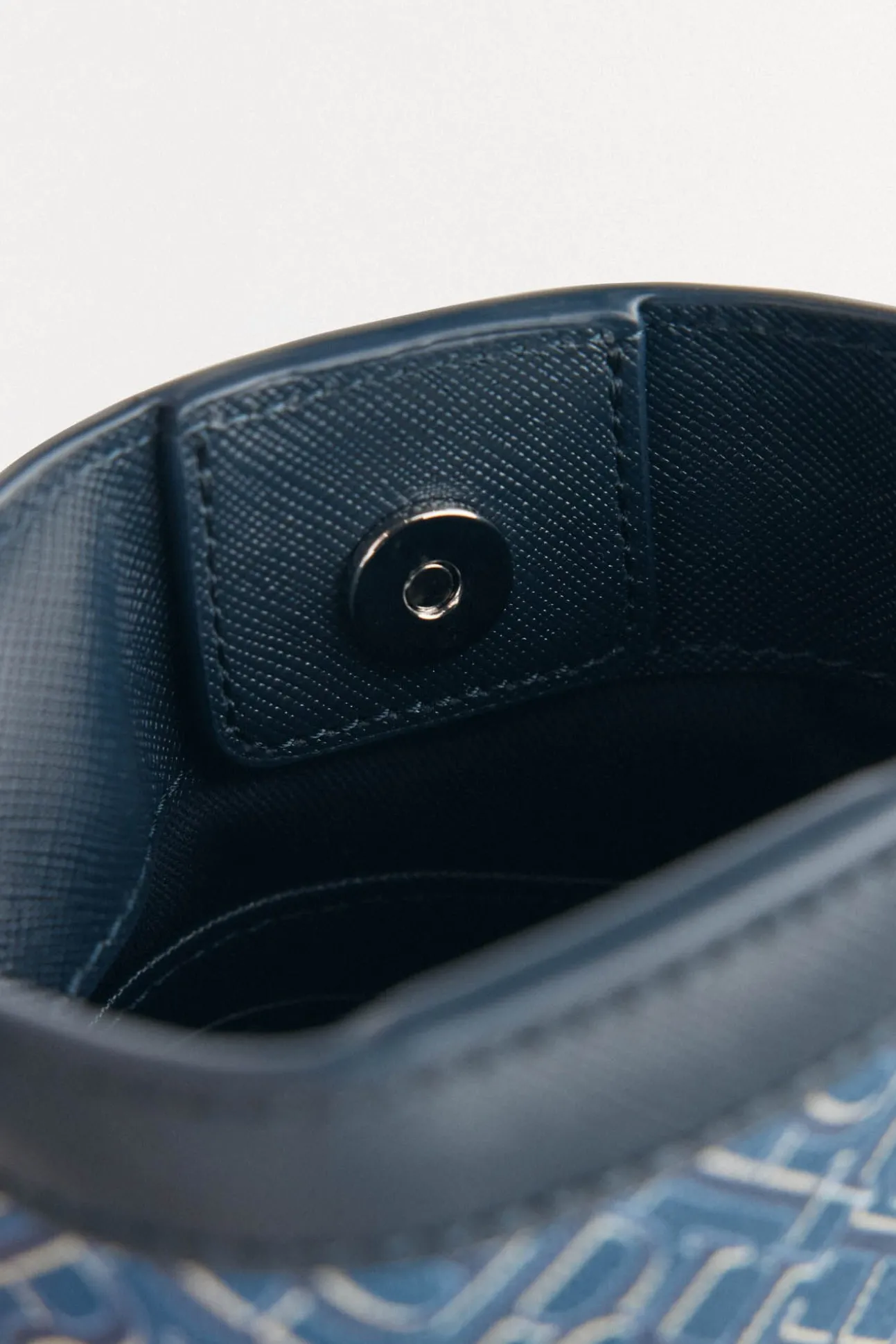 Bolsa para celular com alça ajustável