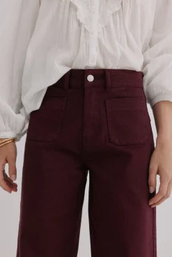 Bonnie. Calça jeans de perna larga