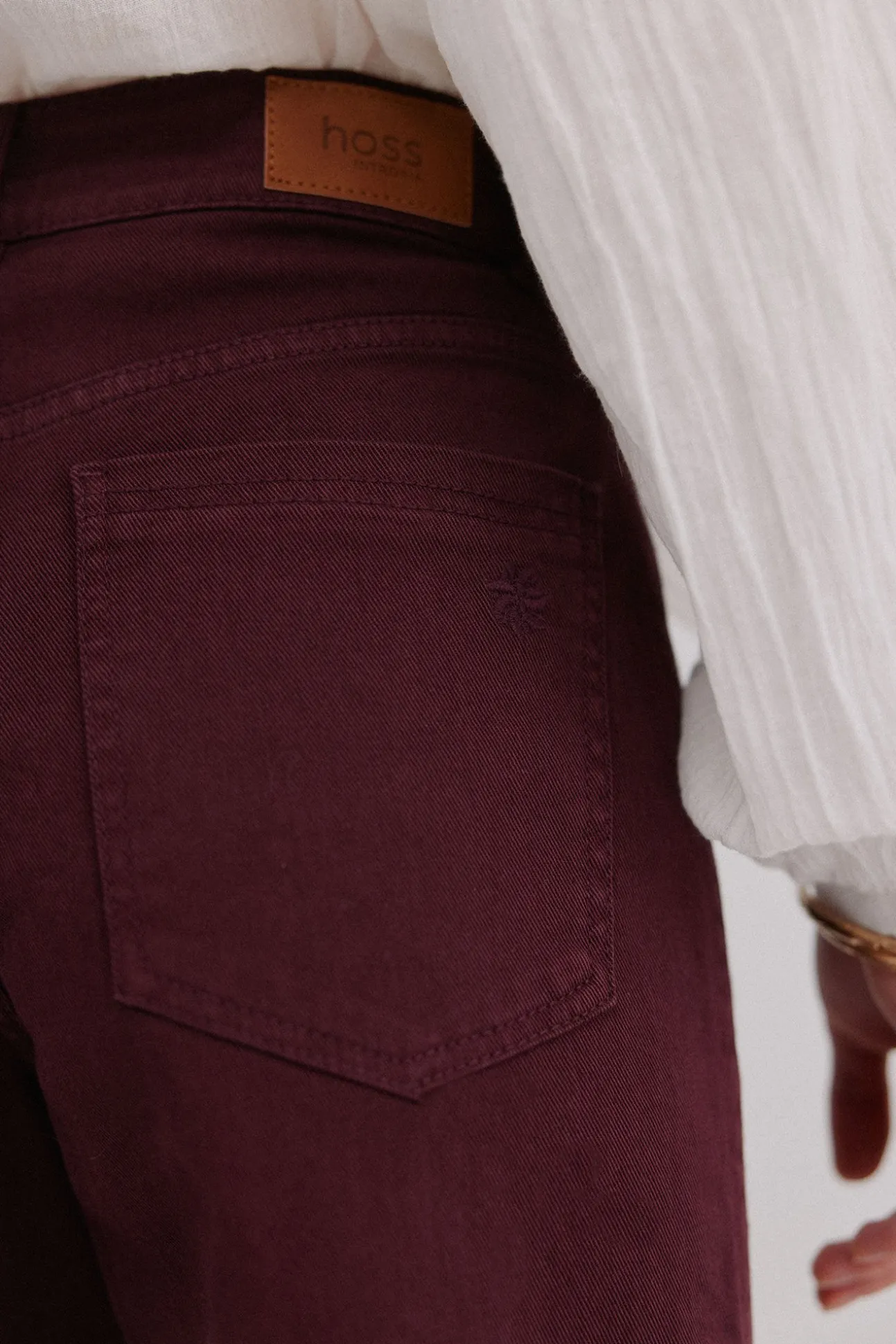 Bonnie. Calça jeans de perna larga