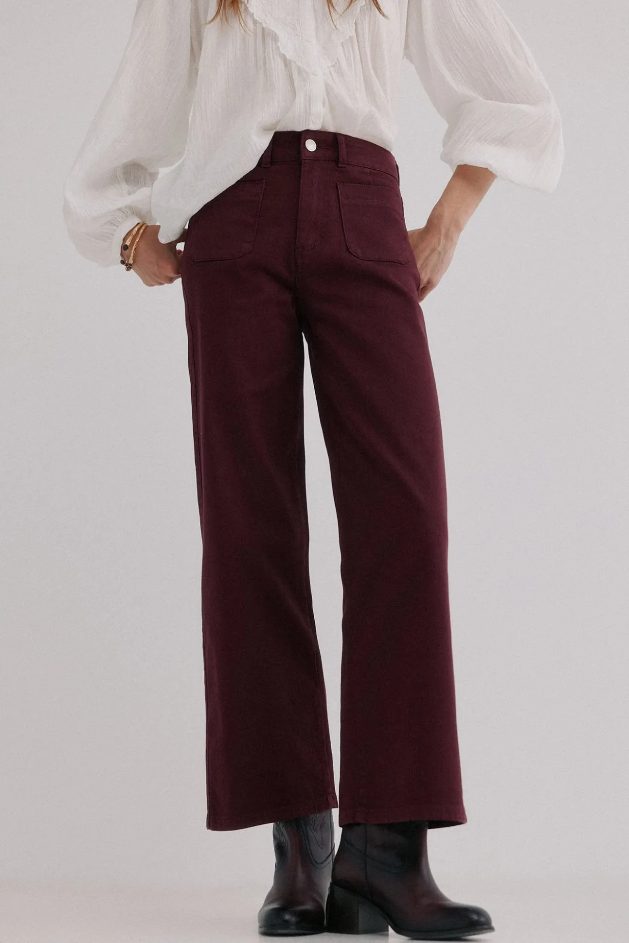 Bonnie. Calça jeans de perna larga