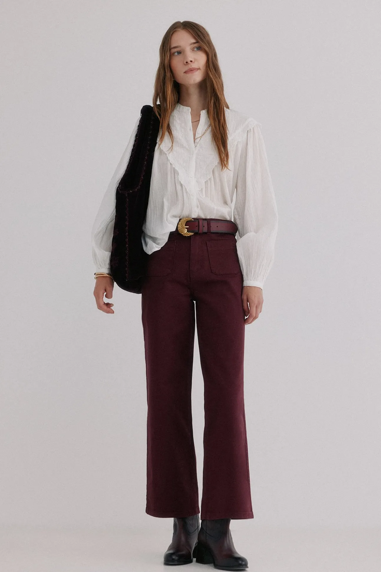 Bonnie. Calça jeans de perna larga