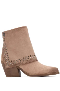 Bota Campera com tachas