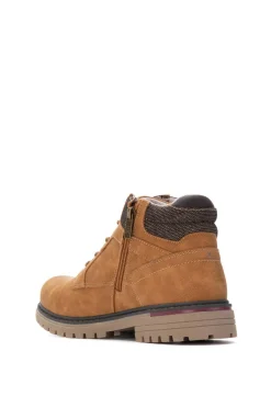 Bota de amarrar