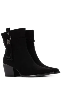 Bota de camurça com franjas