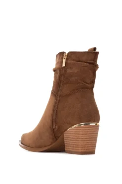 Bota de camurça com franjas