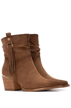 Bota de camurça com franjas